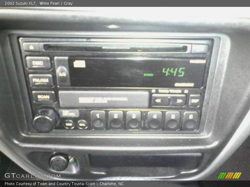 White Pearl / Gray 2002 Suzuki XL7