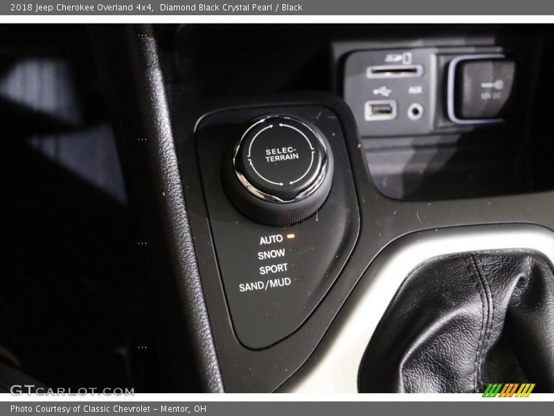 Diamond Black Crystal Pearl / Black 2018 Jeep Cherokee Overland 4x4