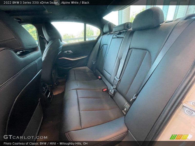 Alpine White / Black 2022 BMW 3 Series 330i xDrive Sedan