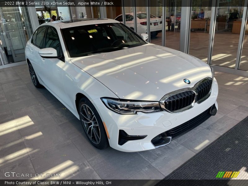 Alpine White / Black 2022 BMW 3 Series 330i xDrive Sedan