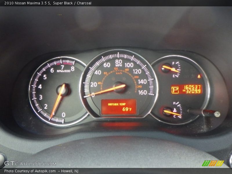 Super Black / Charcoal 2010 Nissan Maxima 3.5 S