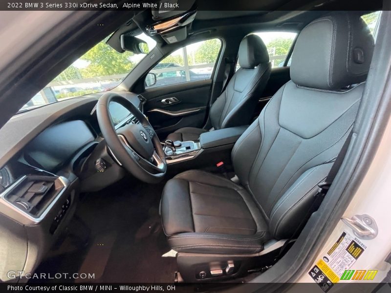 Alpine White / Black 2022 BMW 3 Series 330i xDrive Sedan