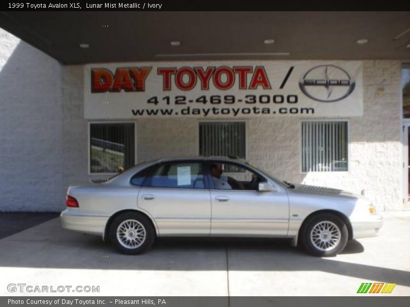 Lunar Mist Metallic / Ivory 1999 Toyota Avalon XLS