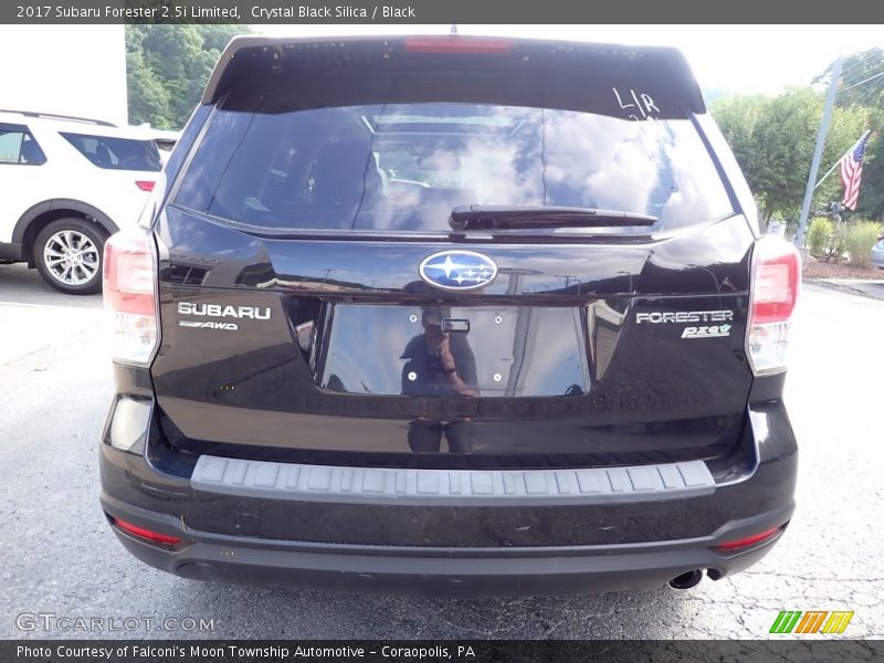 Crystal Black Silica / Black 2017 Subaru Forester 2.5i Limited
