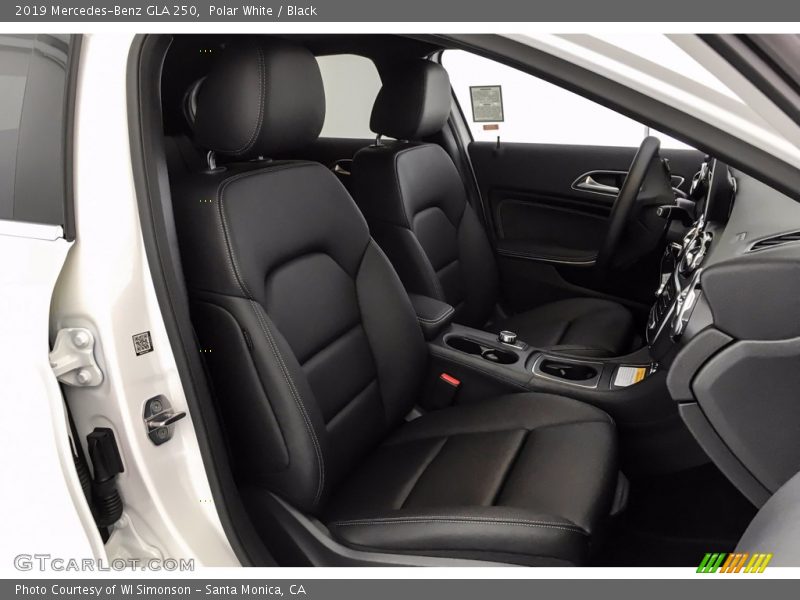 Polar White / Black 2019 Mercedes-Benz GLA 250