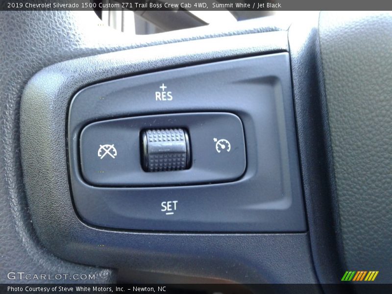 Summit White / Jet Black 2019 Chevrolet Silverado 1500 Custom Z71 Trail Boss Crew Cab 4WD