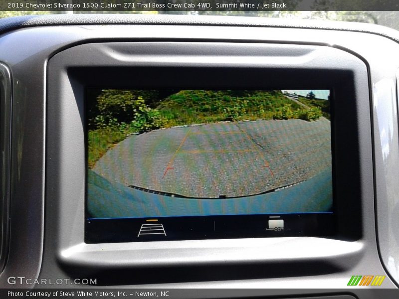 Summit White / Jet Black 2019 Chevrolet Silverado 1500 Custom Z71 Trail Boss Crew Cab 4WD
