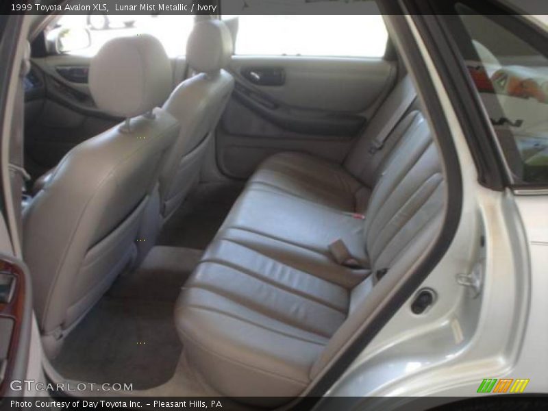 Lunar Mist Metallic / Ivory 1999 Toyota Avalon XLS
