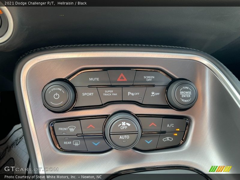 Hellraisin / Black 2021 Dodge Challenger R/T