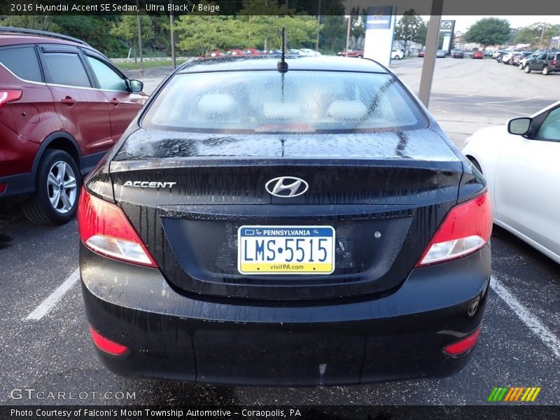 Ultra Black / Beige 2016 Hyundai Accent SE Sedan