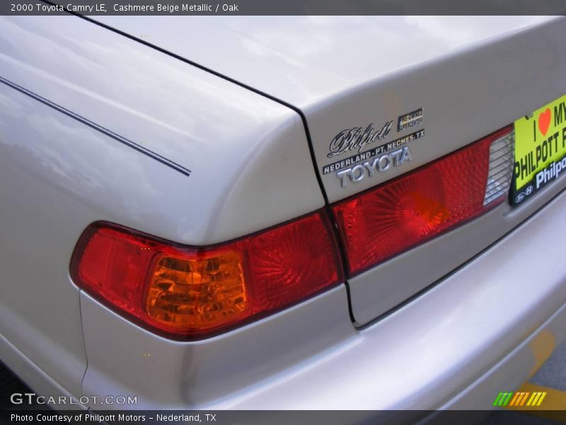 Cashmere Beige Metallic / Oak 2000 Toyota Camry LE