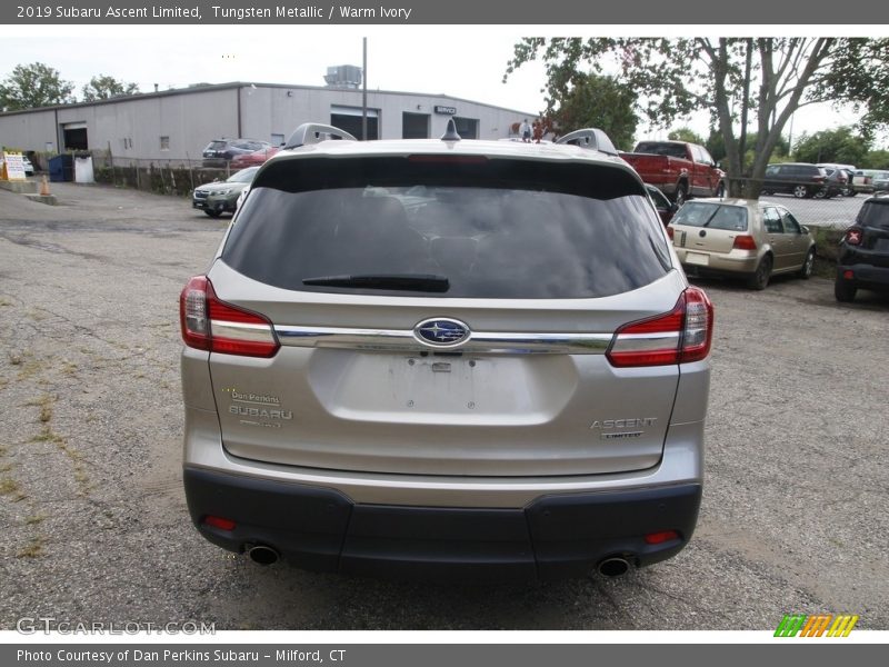 Tungsten Metallic / Warm Ivory 2019 Subaru Ascent Limited