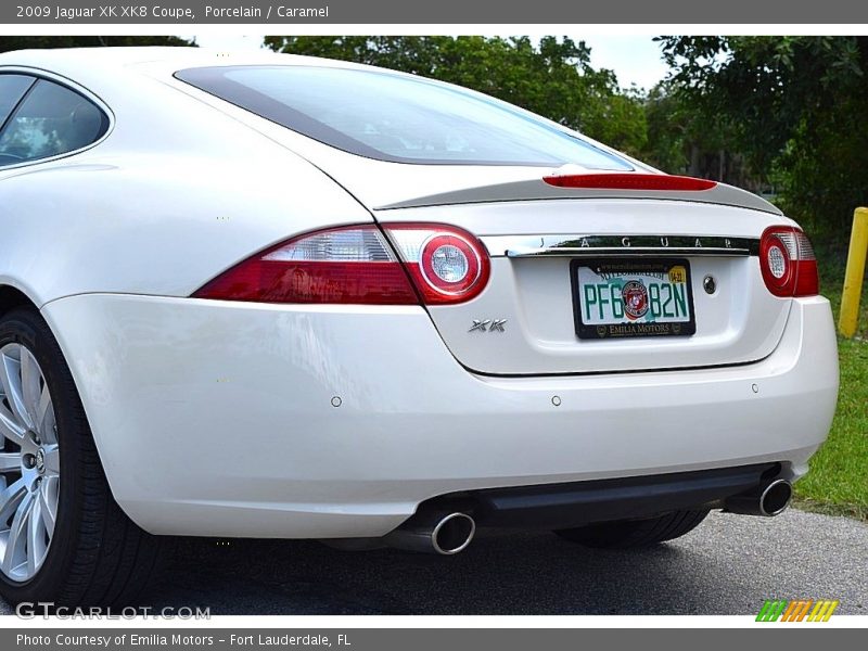 Porcelain / Caramel 2009 Jaguar XK XK8 Coupe