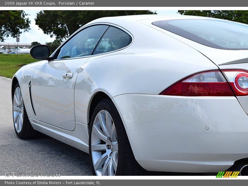 Porcelain / Caramel 2009 Jaguar XK XK8 Coupe