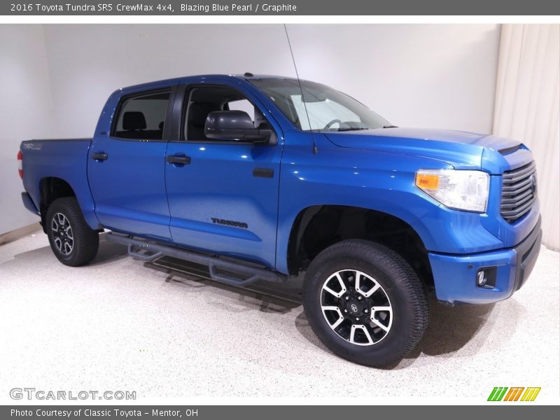 Blazing Blue Pearl / Graphite 2016 Toyota Tundra SR5 CrewMax 4x4