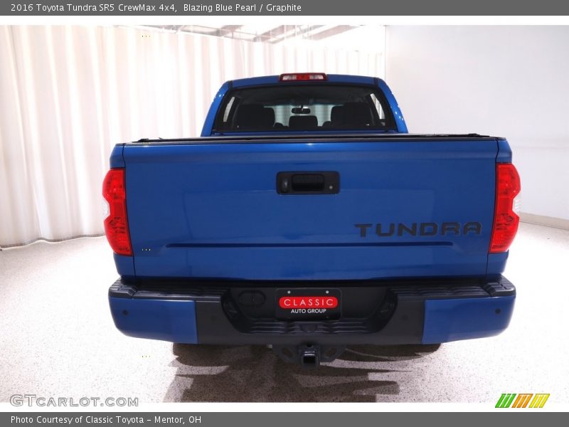 Blazing Blue Pearl / Graphite 2016 Toyota Tundra SR5 CrewMax 4x4