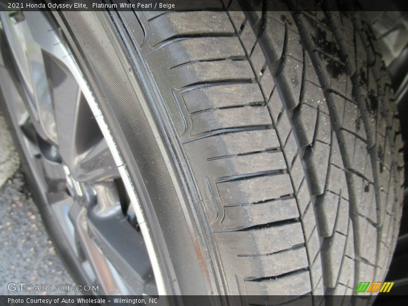 Platinum White Pearl / Beige 2021 Honda Odyssey Elite