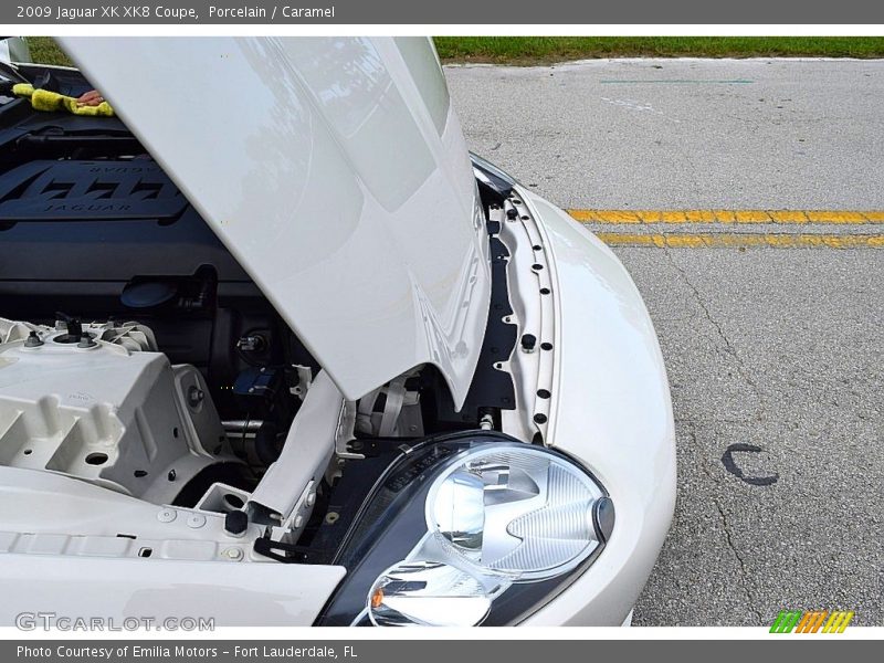 Porcelain / Caramel 2009 Jaguar XK XK8 Coupe