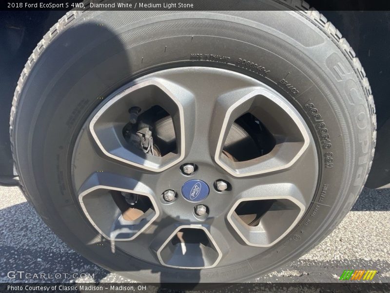 Diamond White / Medium Light Stone 2018 Ford EcoSport S 4WD
