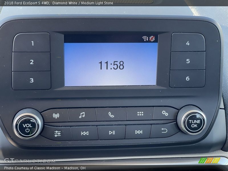 Diamond White / Medium Light Stone 2018 Ford EcoSport S 4WD