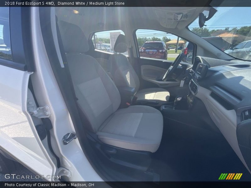 Diamond White / Medium Light Stone 2018 Ford EcoSport S 4WD