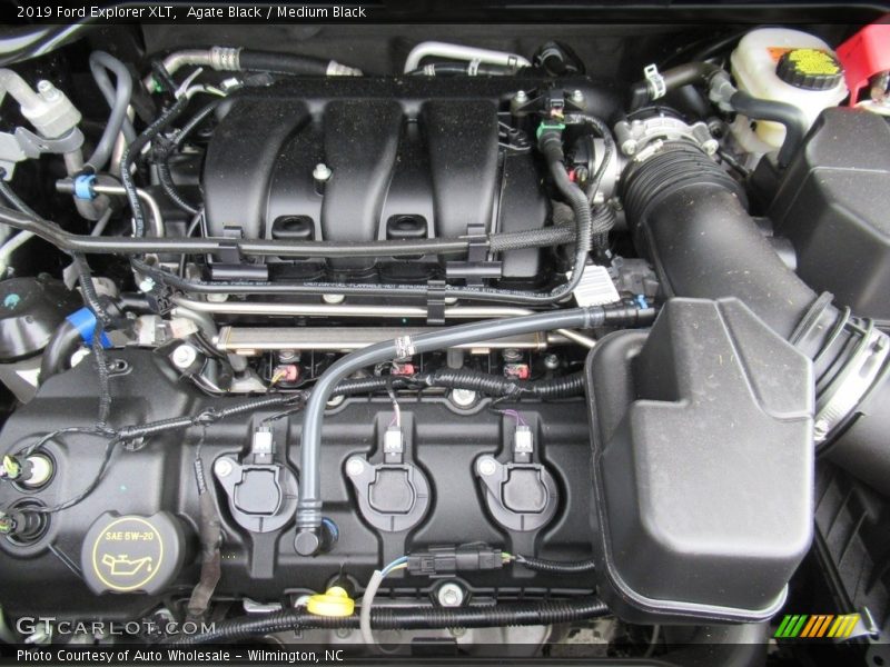Agate Black / Medium Black 2019 Ford Explorer XLT