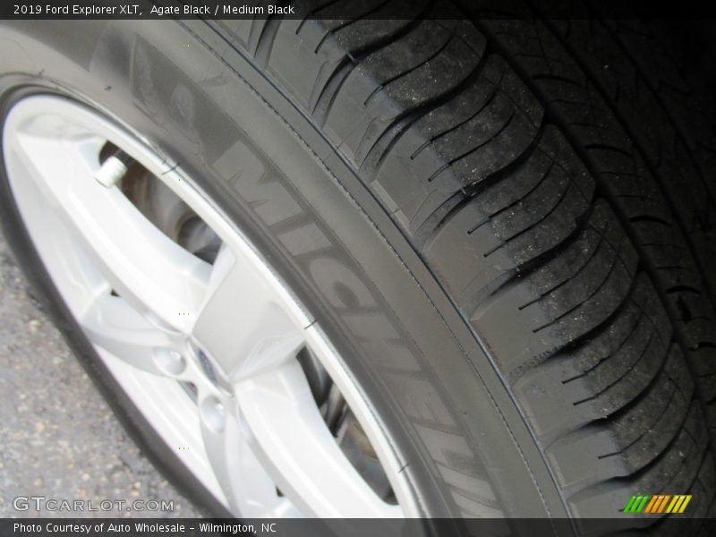 Agate Black / Medium Black 2019 Ford Explorer XLT
