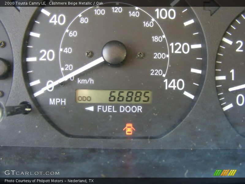 Cashmere Beige Metallic / Oak 2000 Toyota Camry LE
