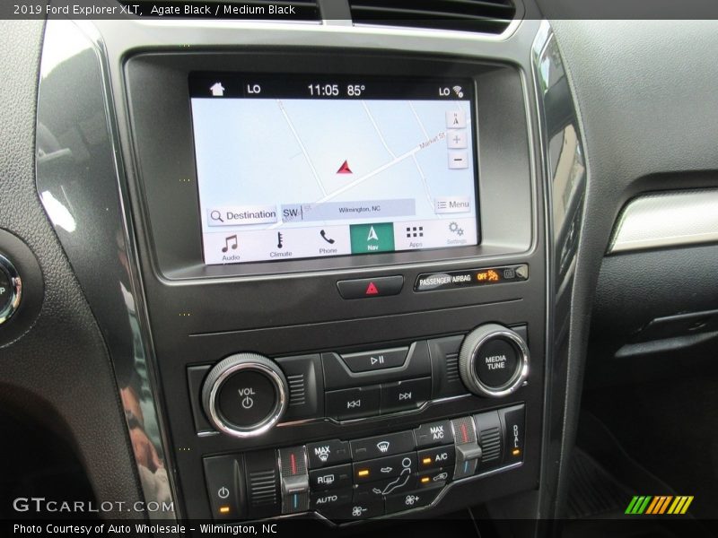 Agate Black / Medium Black 2019 Ford Explorer XLT