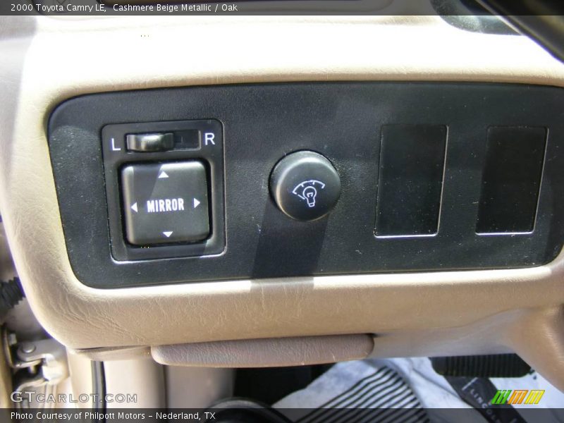 Cashmere Beige Metallic / Oak 2000 Toyota Camry LE
