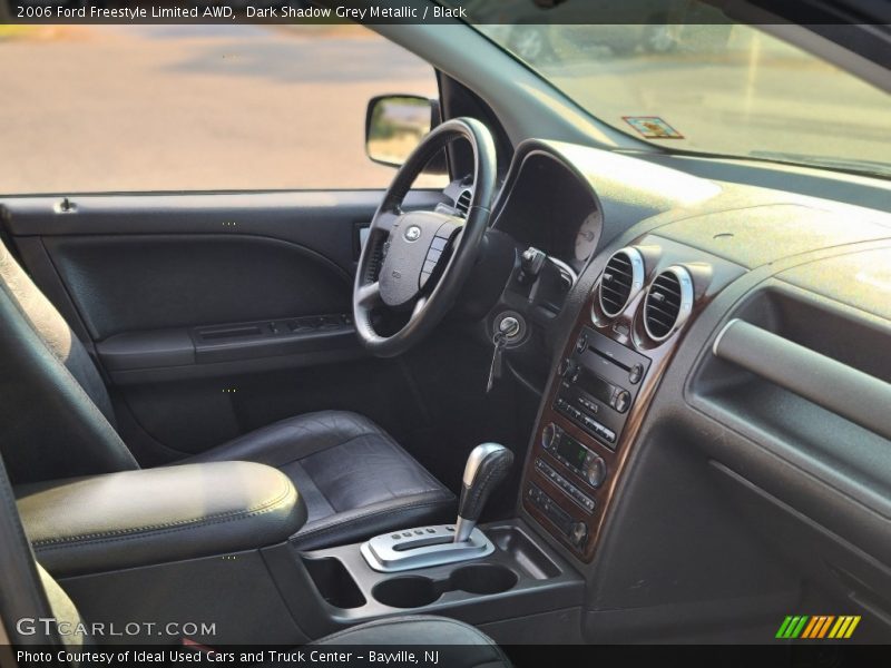 Dark Shadow Grey Metallic / Black 2006 Ford Freestyle Limited AWD