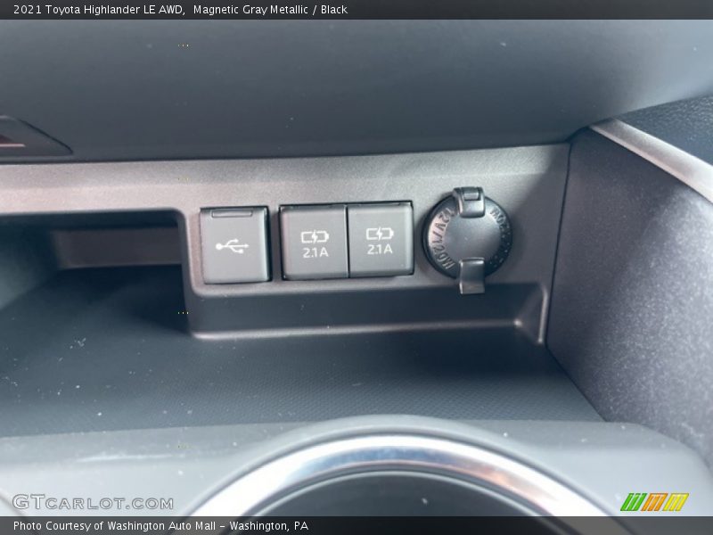 Magnetic Gray Metallic / Black 2021 Toyota Highlander LE AWD