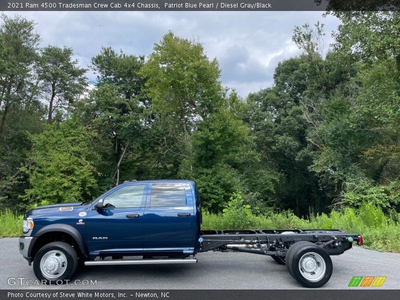  2021 4500 Tradesman Crew Cab 4x4 Chassis Patriot Blue Pearl