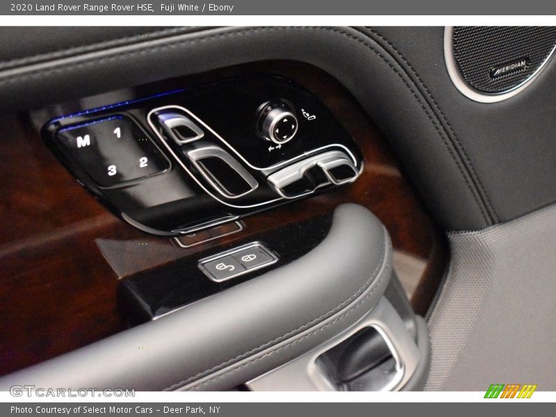 Fuji White / Ebony 2020 Land Rover Range Rover HSE
