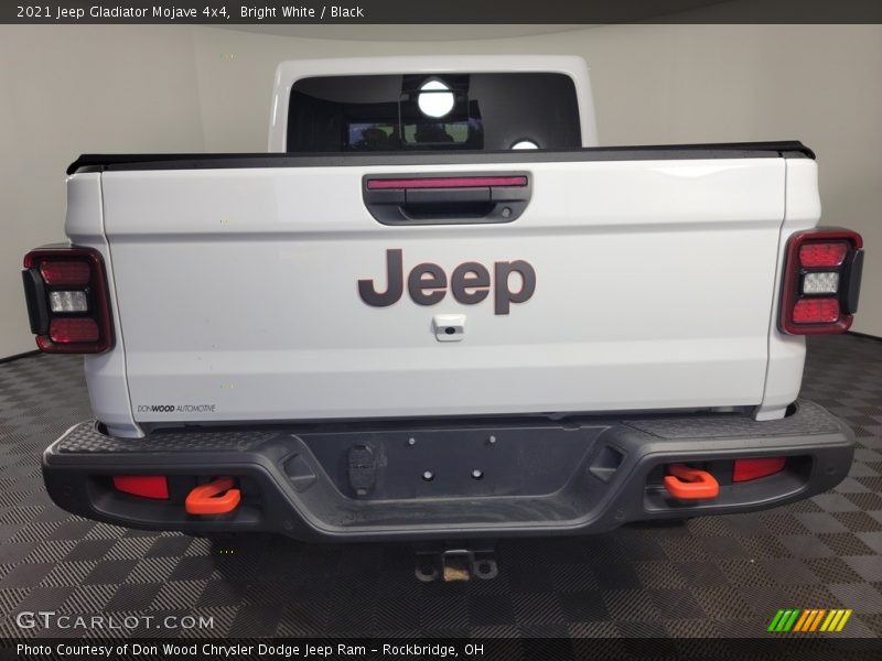 Bright White / Black 2021 Jeep Gladiator Mojave 4x4