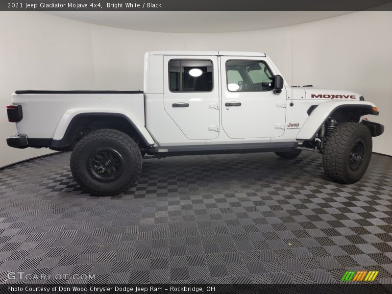 Bright White / Black 2021 Jeep Gladiator Mojave 4x4