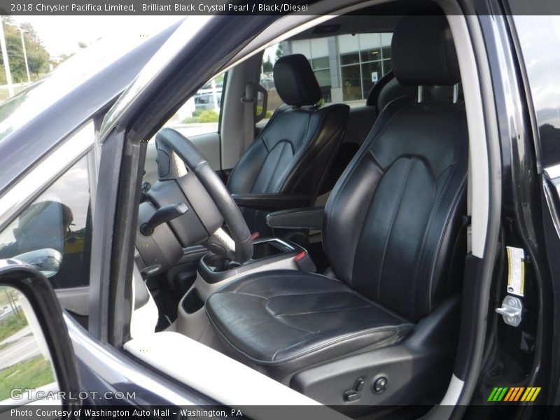 Brilliant Black Crystal Pearl / Black/Diesel 2018 Chrysler Pacifica Limited