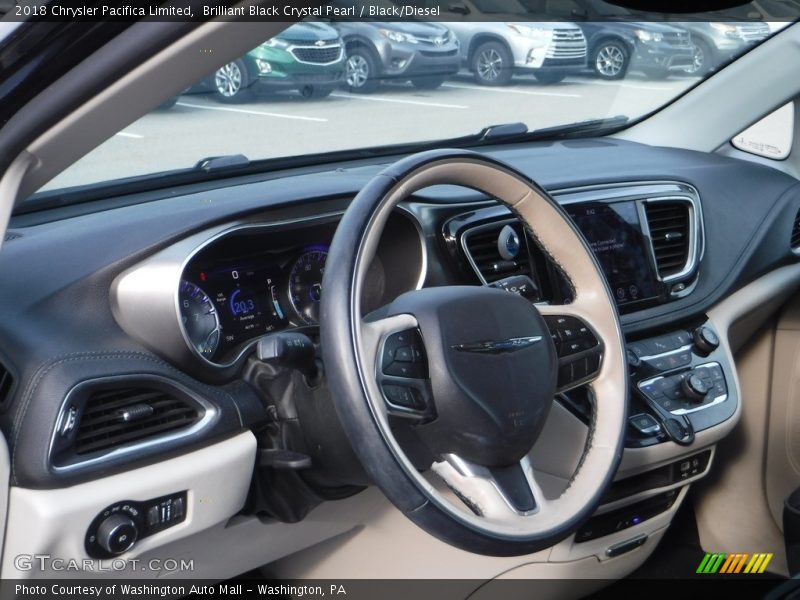 Brilliant Black Crystal Pearl / Black/Diesel 2018 Chrysler Pacifica Limited