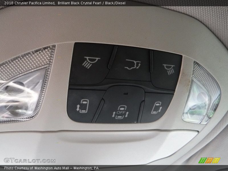 Brilliant Black Crystal Pearl / Black/Diesel 2018 Chrysler Pacifica Limited