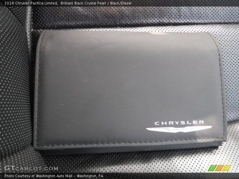 Brilliant Black Crystal Pearl / Black/Diesel 2018 Chrysler Pacifica Limited