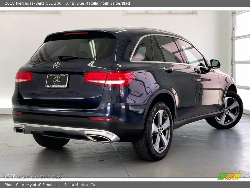 Lunar Blue Metallic / Silk Beige/Black 2018 Mercedes-Benz GLC 300
