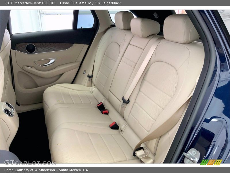 Lunar Blue Metallic / Silk Beige/Black 2018 Mercedes-Benz GLC 300