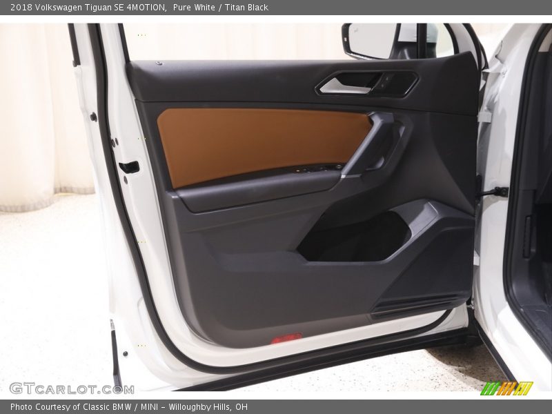 Pure White / Titan Black 2018 Volkswagen Tiguan SE 4MOTION