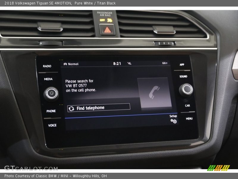 Pure White / Titan Black 2018 Volkswagen Tiguan SE 4MOTION