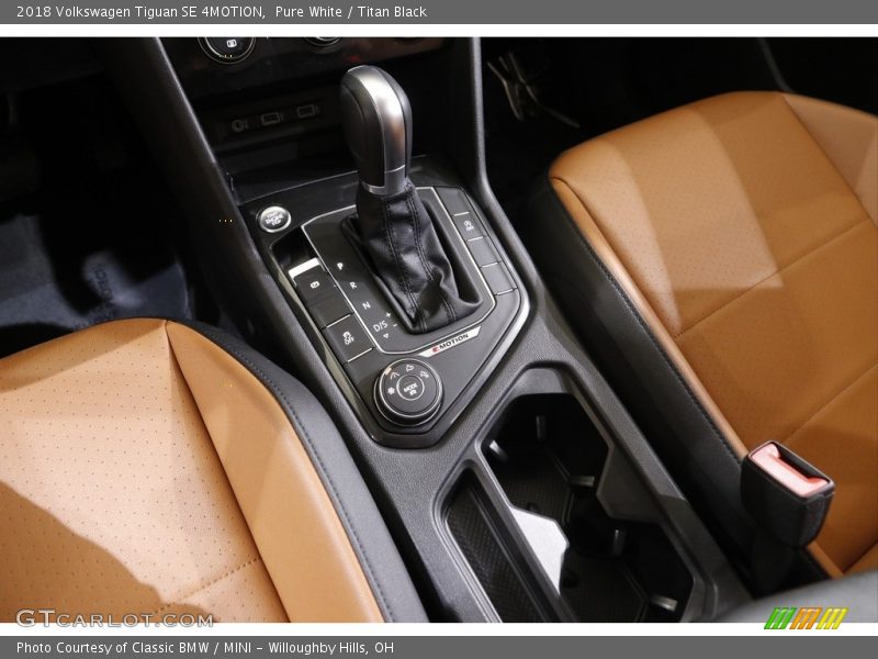 Pure White / Titan Black 2018 Volkswagen Tiguan SE 4MOTION