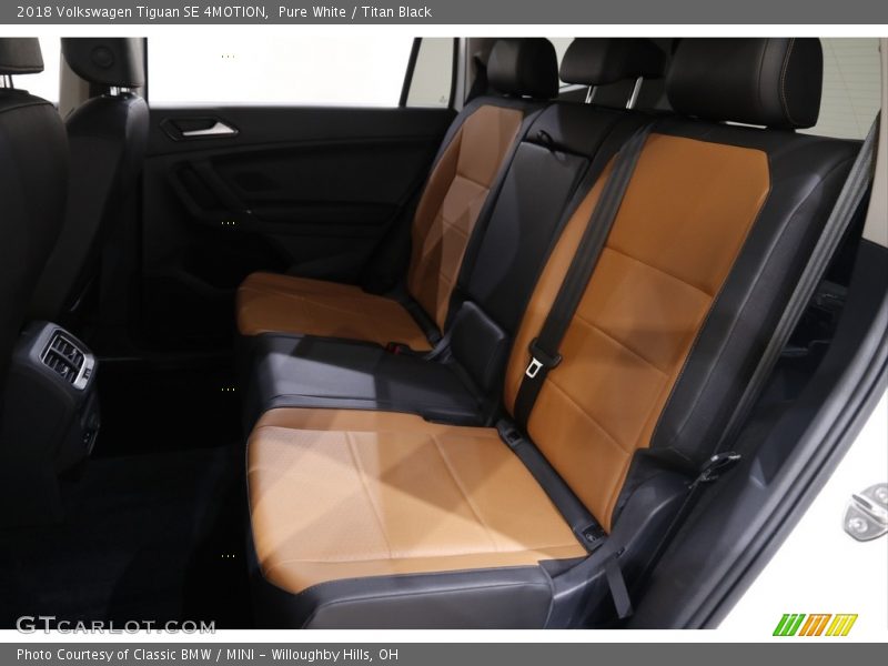 Pure White / Titan Black 2018 Volkswagen Tiguan SE 4MOTION