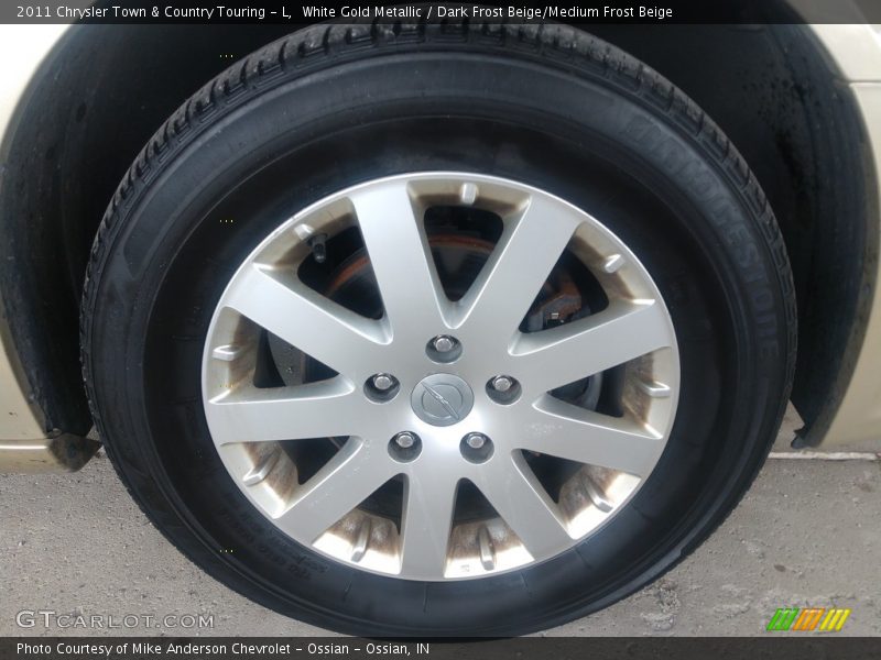 White Gold Metallic / Dark Frost Beige/Medium Frost Beige 2011 Chrysler Town & Country Touring - L