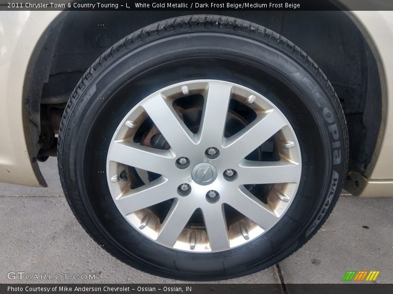 White Gold Metallic / Dark Frost Beige/Medium Frost Beige 2011 Chrysler Town & Country Touring - L