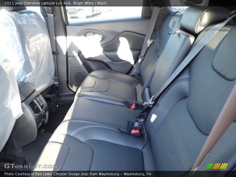 Bright White / Black 2021 Jeep Cherokee Latitude Lux 4x4