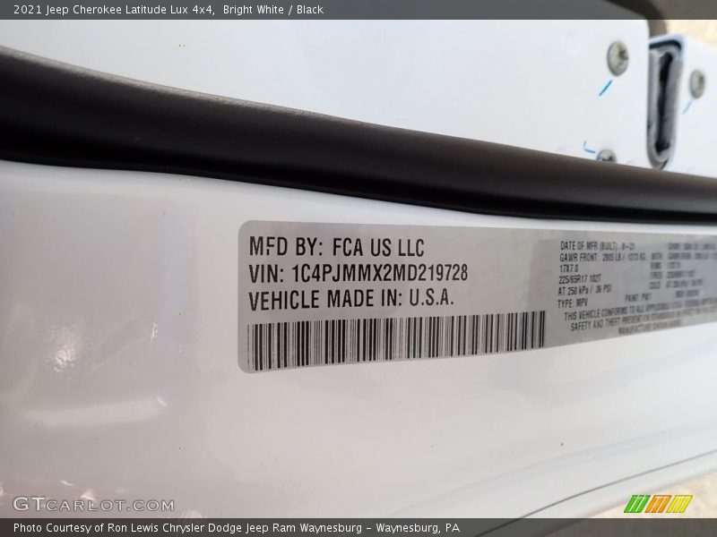 Bright White / Black 2021 Jeep Cherokee Latitude Lux 4x4